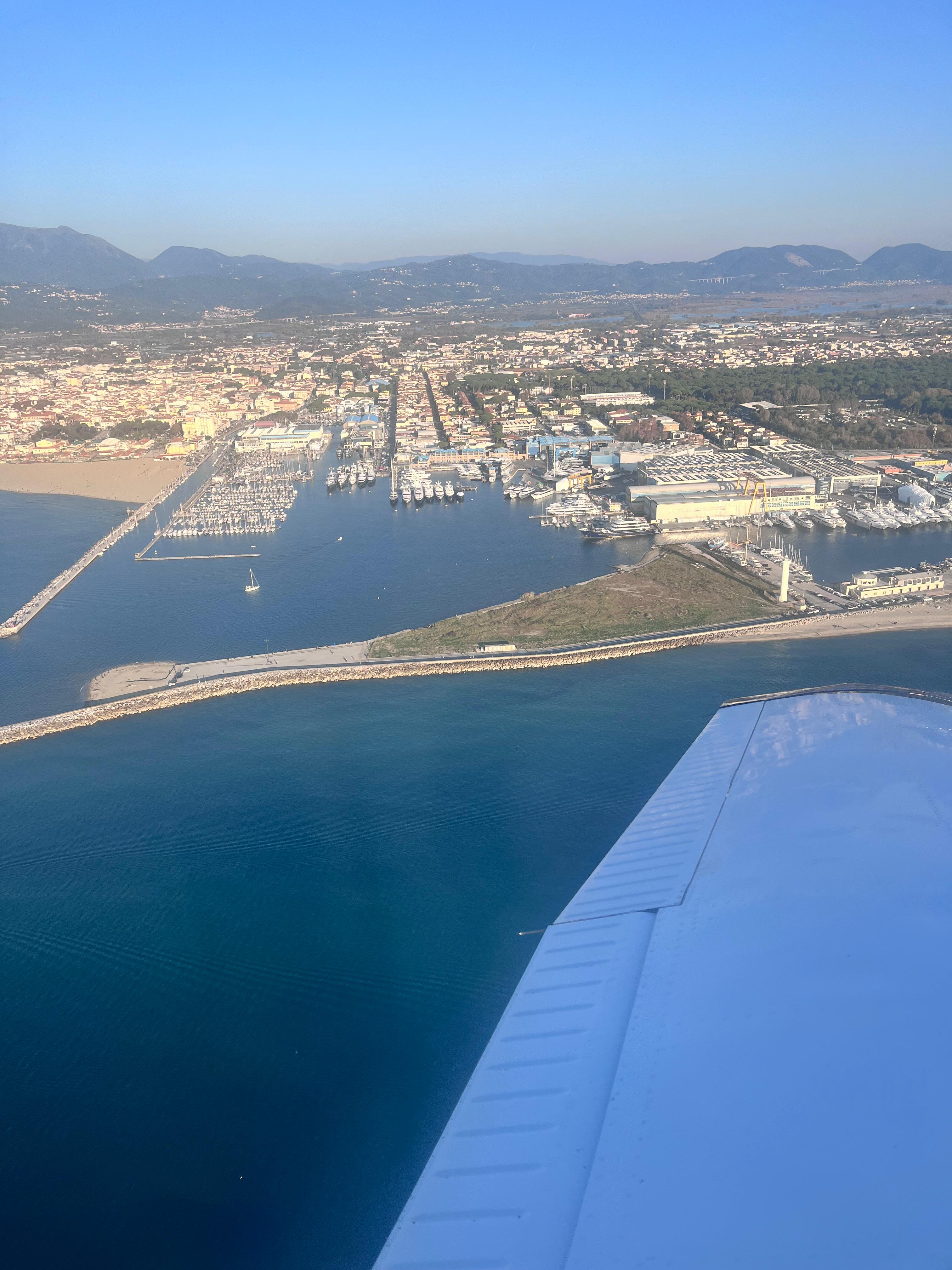 Immagine del porto di Viareggio